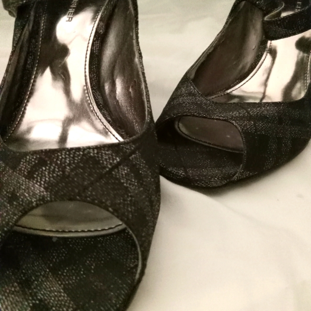 Womens 7M Marc Fisher Plaid Peeptoe High Heels